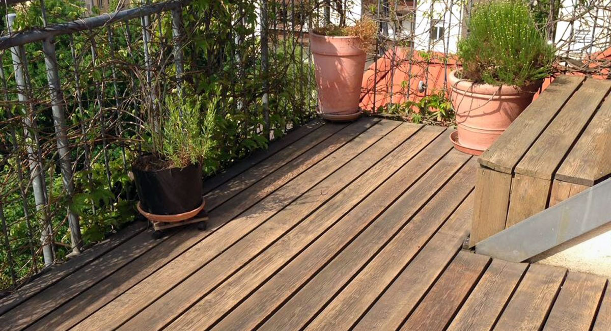 Terrassenreinigung Holzterrasse, gebürstet Bild 1